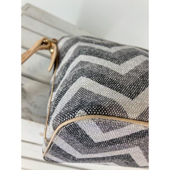 DOONEY & BOURKE SMALL LEATHER CHEVERON CROSSBODY BAG - Picture 10 of 16